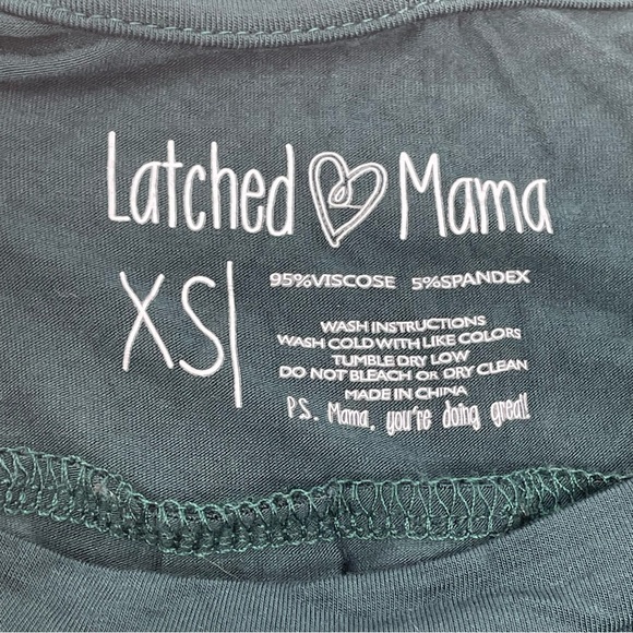 Latched Mama Nursing & Maternity 3/4 Sleeve Christmas Top size XS - Picture 3 of 6